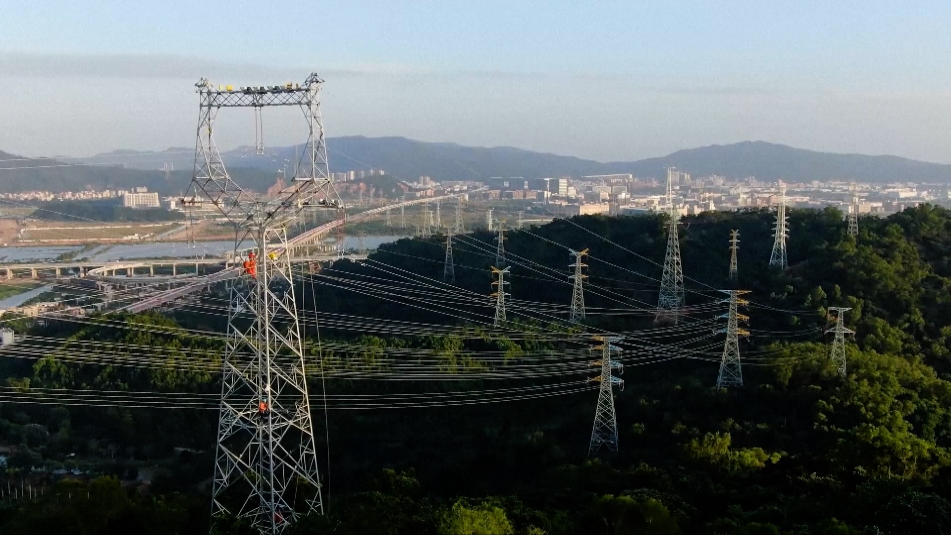 Pembangunan jalur ketiga untuk jaringan catu daya Guangdong-Makau akan memenuhi kebutuhan listrik untuk pembangunan Makau selama periode Rencana Lima Tahun ke-14 (2021-2025)