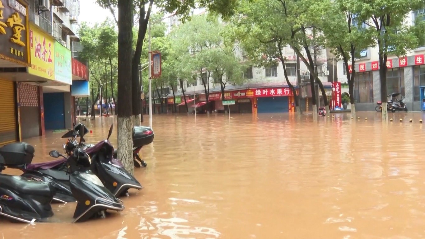 Hujan deras telah mempengaruhi lebih dari 200