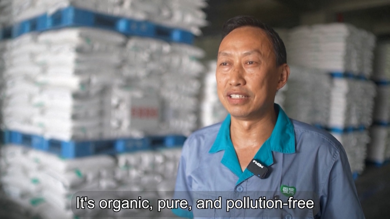 Makanan lezat lokal Youpo Mian atau 'mi yang disiram minyak'