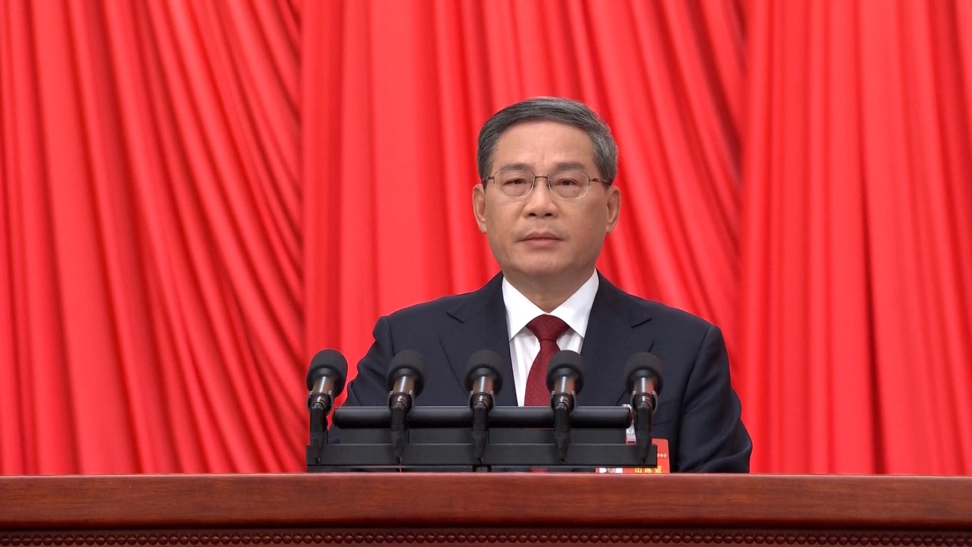 Untuk mendorong pembangunan nasional secara keseluruhan