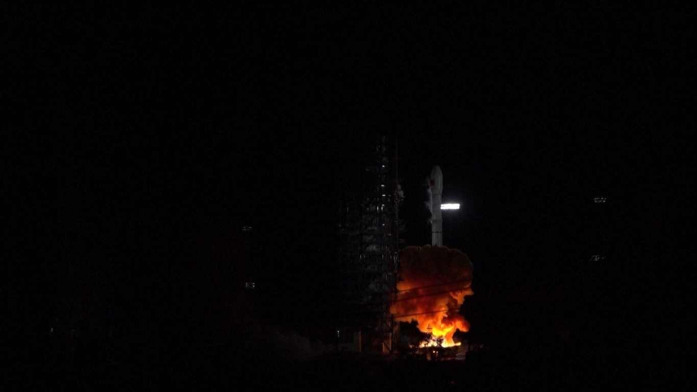 Satelit tersebut diluncurkan pada pukul 21:50 dengan roket pembawa Long March-3B dan kemudian memasuki orbit yang telah ditetapkan sebelumnya