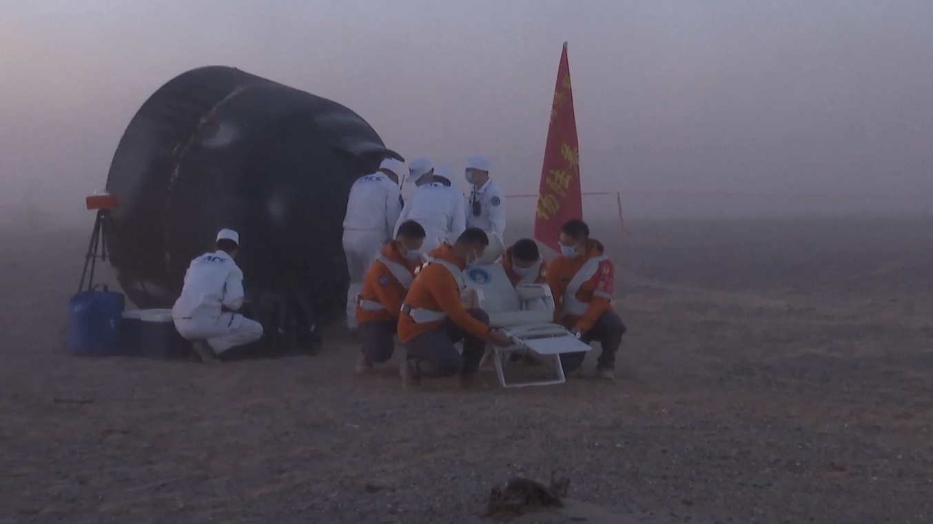 Tiongkok Gelar Latihan Terakhir di Lokasi Pendaratan untuk Pastikan Kepulangan Awak Shenzhou-21 dengan Selamat