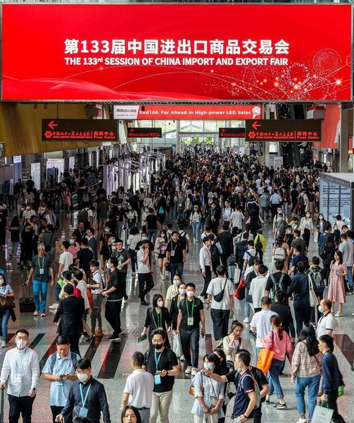 Rangkaian aktivitas luring dalam Pameran Impor dan Ekspor Tiongkok (China Import and Export Fair) ke-133