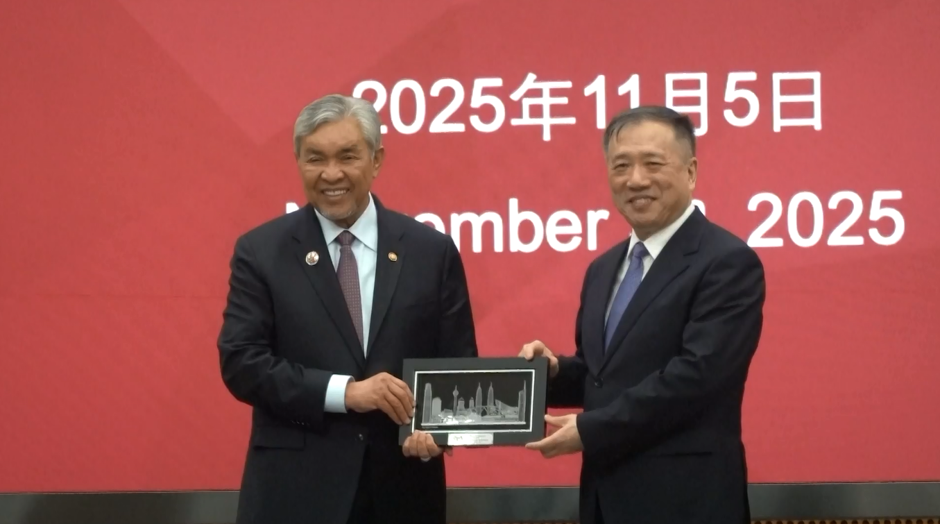 Badan Pemerintah Malaysia dan Universitas Jiao Tong Shanghai Menandatangani Nota Kesepahaman tentang Kerja Sama Pendidikan