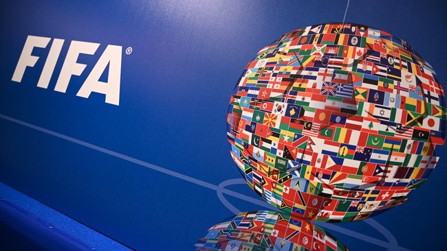 FIFA akan mengumumkan tuan rumah Piala Dunia 2030 dan 2034 pada Rabu (11/12) waktu setempat Hal ini menuai kritik pedas dari berbagai kalangan