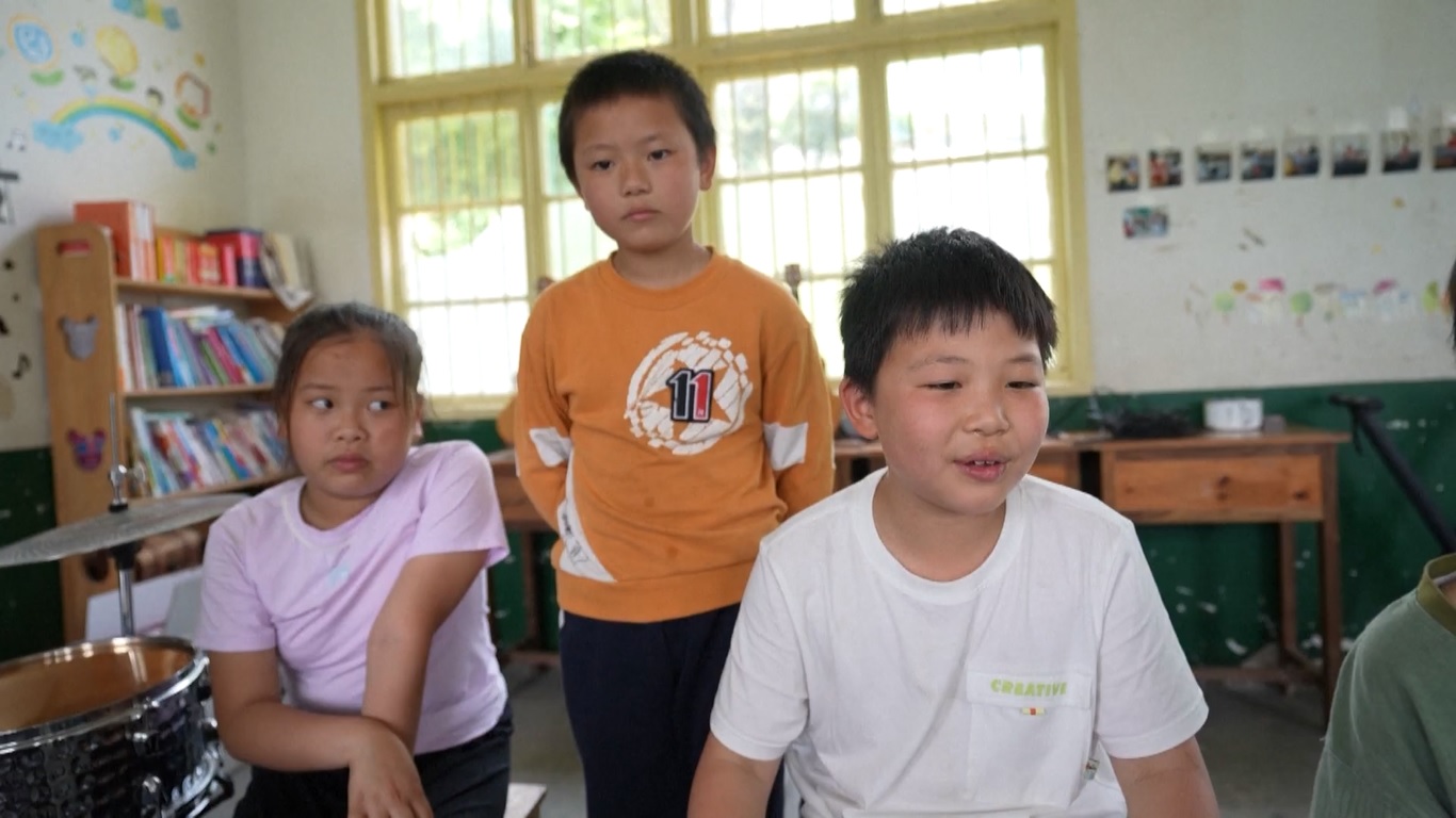 Lebih dari dua bulan setelah band ini terbentuk