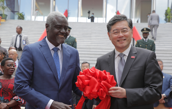 Tahun ini genap 10 tahun dikemukakannuya konsep yang tulus dan pandangan manfaat yang adil terhadap kebijakan Afrika dalam kunjungan pertama Presiden Xi Jinping ke Afrika