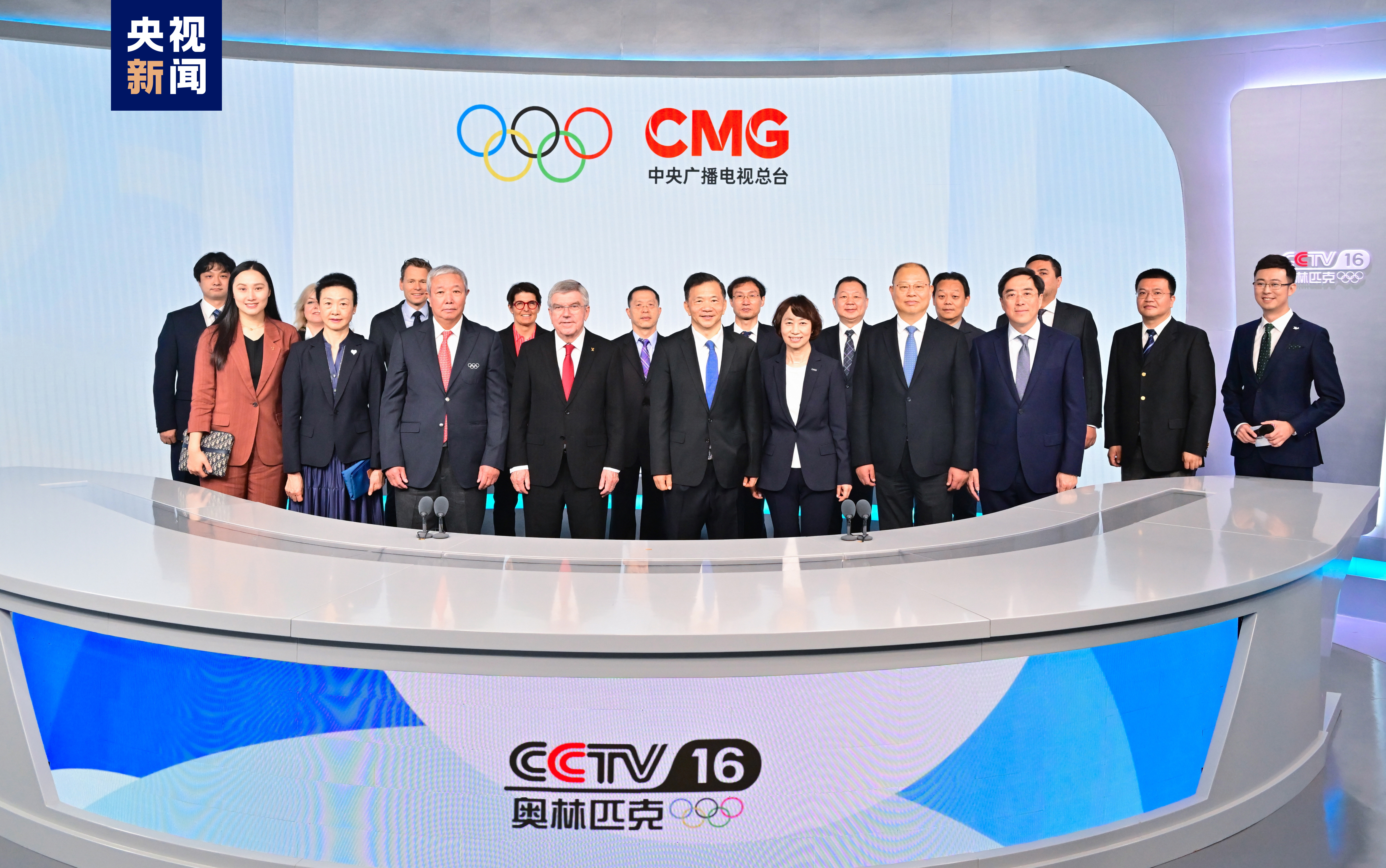 IOC Olympic Broadcasting Services (OBS) pada Sabtu (6/5) menandatangani nota kerja sama dengan China Media Group (CMG) di Beijing dengan demikian CMG secara resmi diundang menjadi penyiar utama Olimpiade Paris