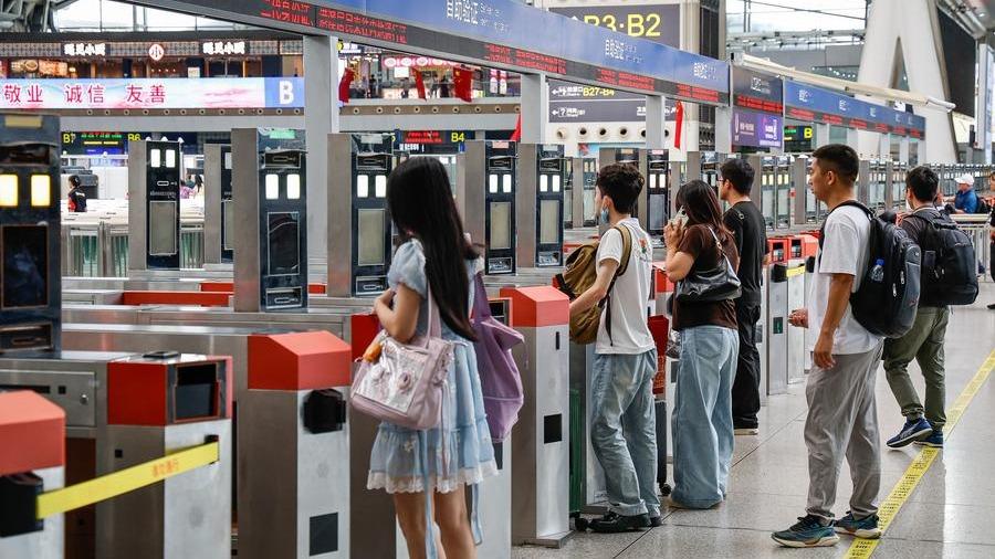 Tiongkok Diperkirakan akan Menangani 2,36 Miliar Perjalanan Penumpang pada Liburan Hari Nasional