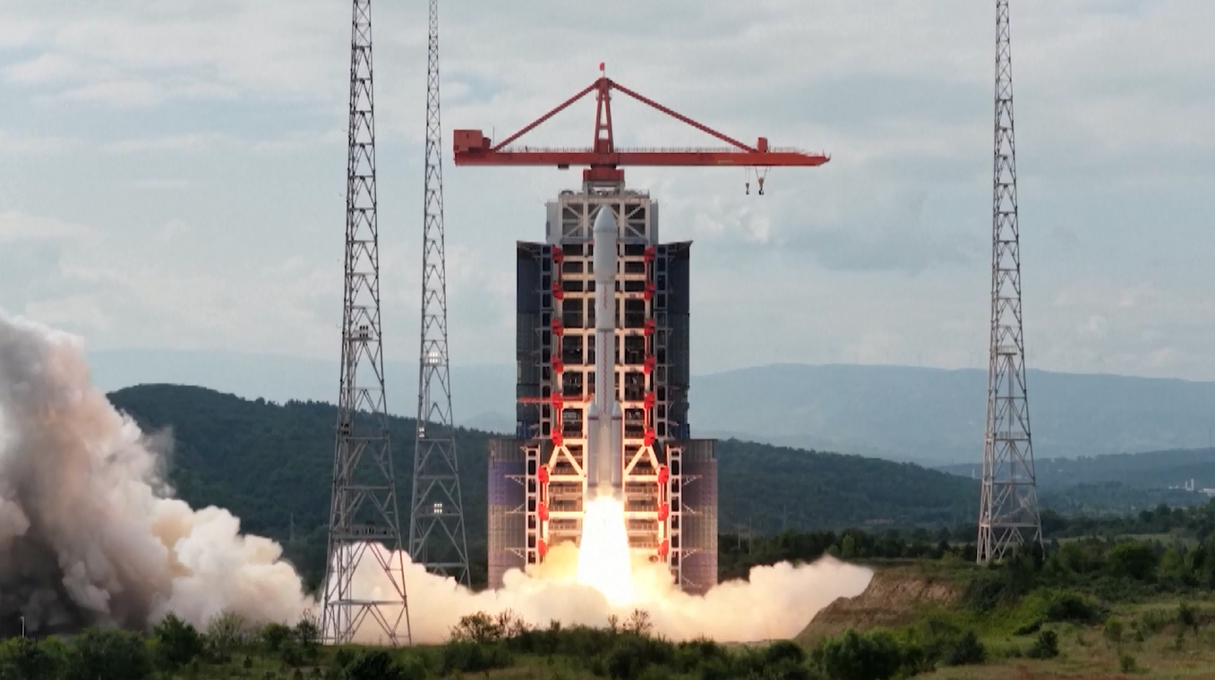 Tiongkok Luncurkan Satelit Uji Teknologi Komunikasi Baru dari Shanxi