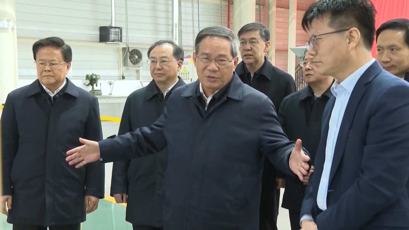 Ketika mengunjungi produsen transmisi mobil