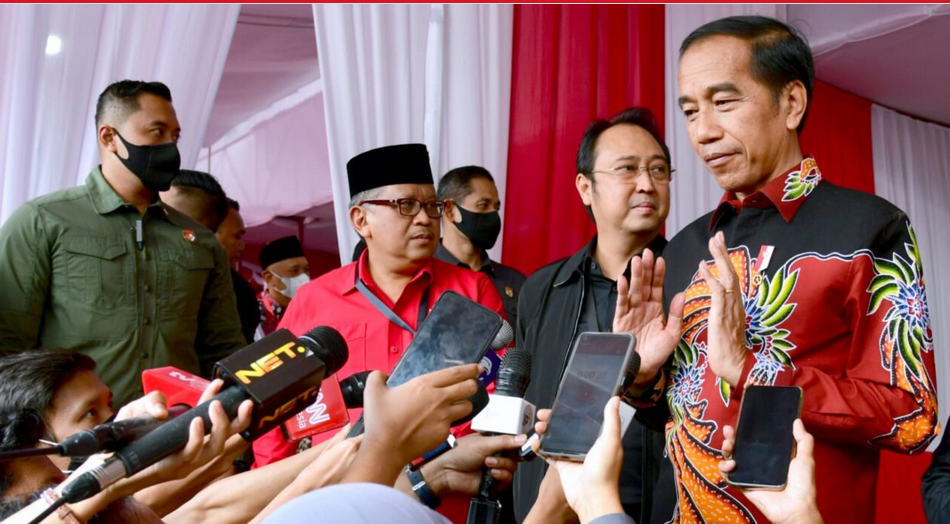 Presiden menegaskan bahwa semua warga negara memiliki kedudukan yang sama di mata hukum dan harus menghormati segala proses hukum yang berlaku