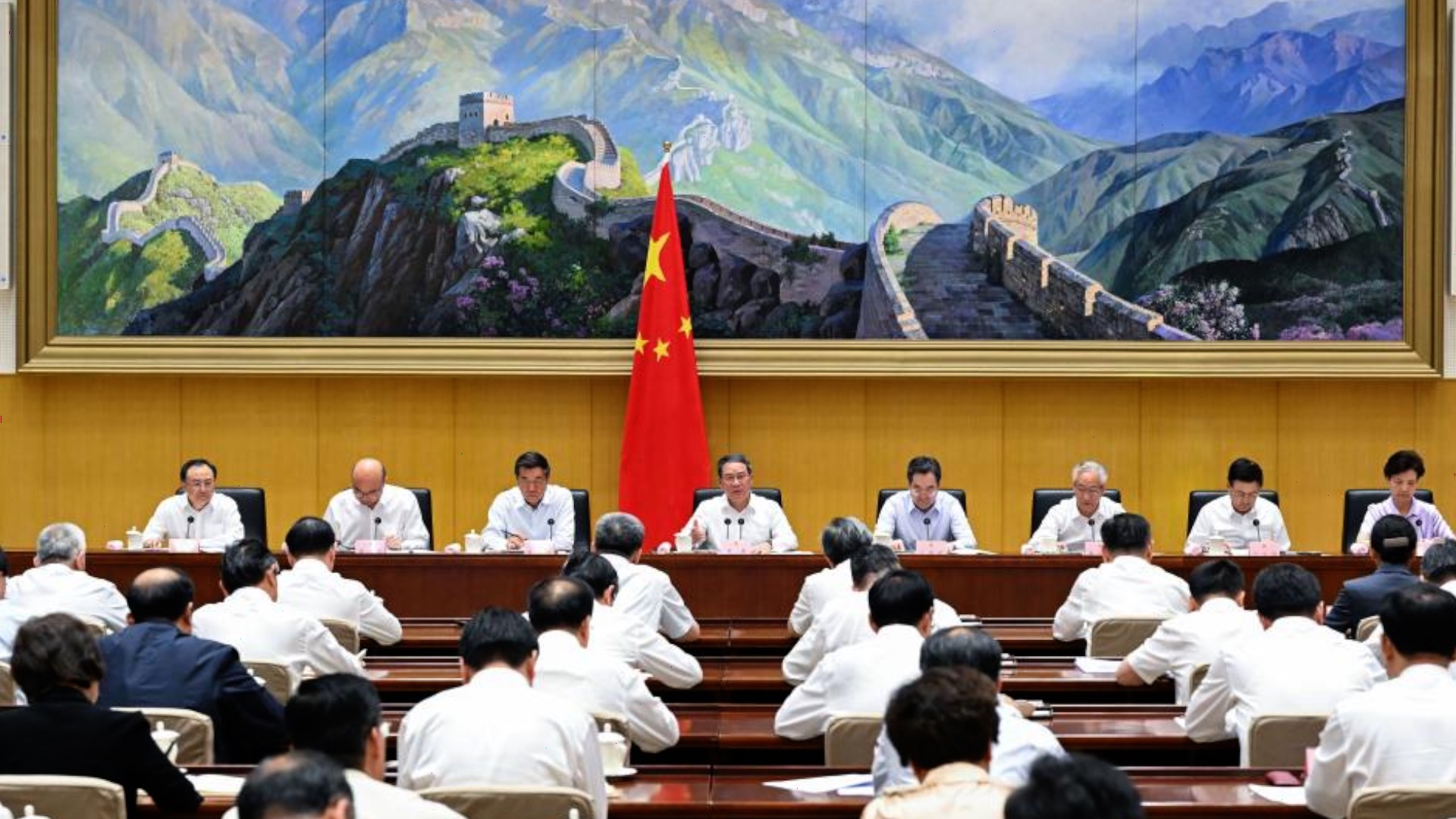 Li Qiangmenekankan pentingnya memperluas permintaan domestik dengan lebih jauh memanfaatkan potensi konsumsi dan kebijakan pro-investasi