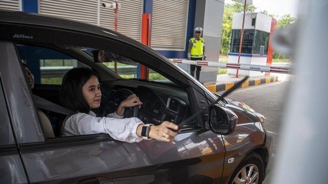 Cara kerja MLFF yaitu pelat nomor kendaraan yang memasuki jalan tol