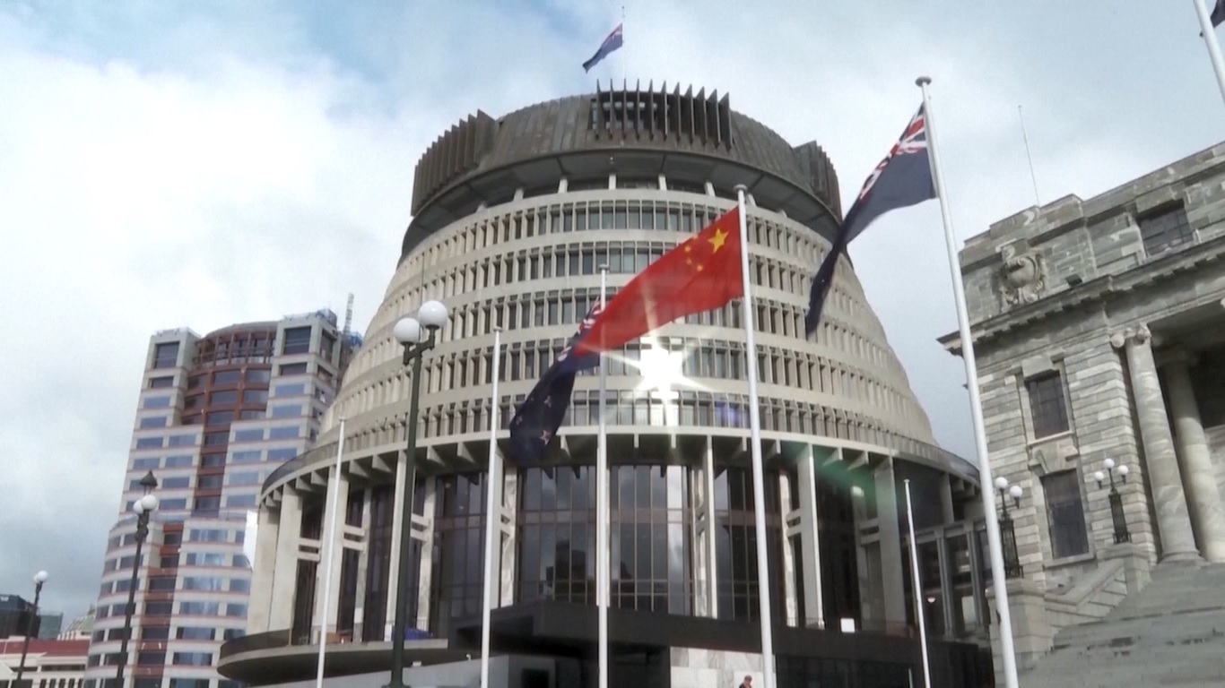Selandia Baru adalah negara maju pertama yang menandatangani perjanjian perdagangan bebas bilateral dengan Tiongkok pada tahun 2022