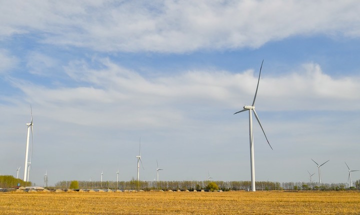 Kapasitas terpasang energi terbarukan Tiongkok telah mempertahankan momentum pertumbuhan sejak awal tahun ini di tengah upaya negara tersebut mengejar pembangunan hijau