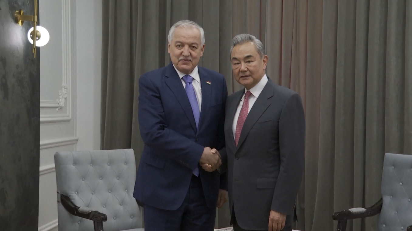 Menteri Luar Negeri Tiongkok Bertemu dengan Menteri Luar Negeri Tajikistan