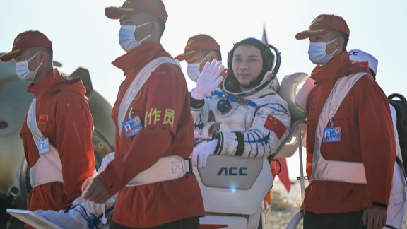 Ketiga astronot setelah tinggal di orbit selama 187 hari semuanya dalam keadaan sehat dan misi berawak Shenzhou-17 berhasil