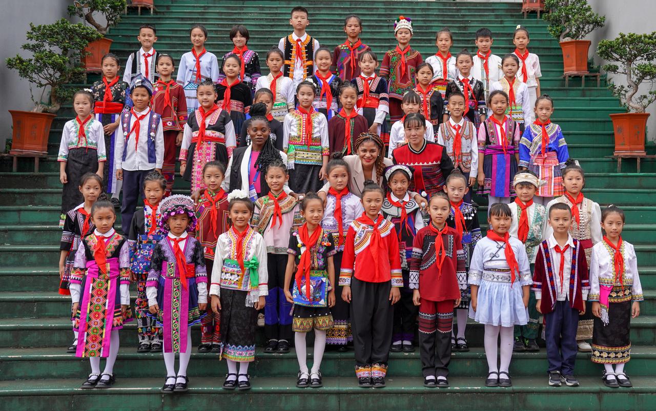 Sekolah Dasar di Yunnan Jadi Saksi Persahabatan Tiongkok - Guinea Khatulistiwa