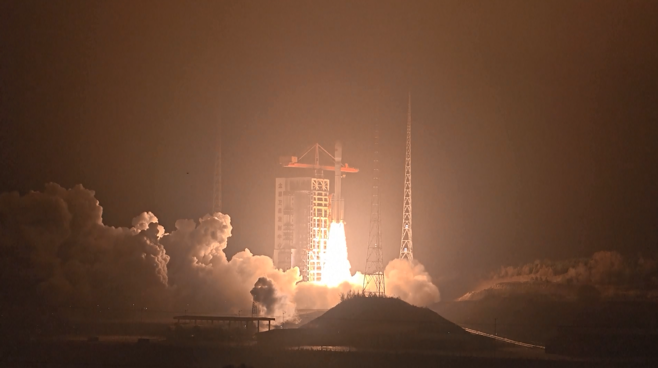 Tiongkok Meluncurkan Grup Satelit Internet Baru