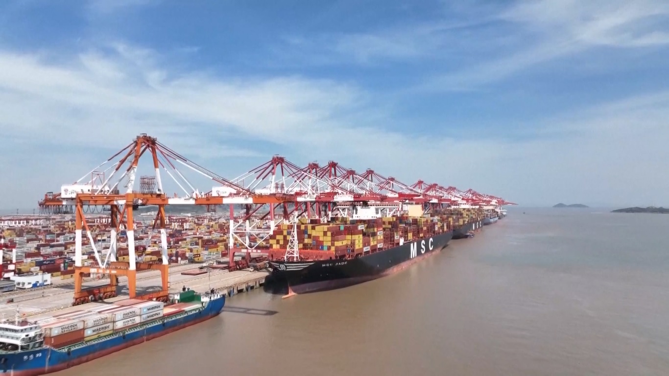 Menurut Shanghai International Port Group