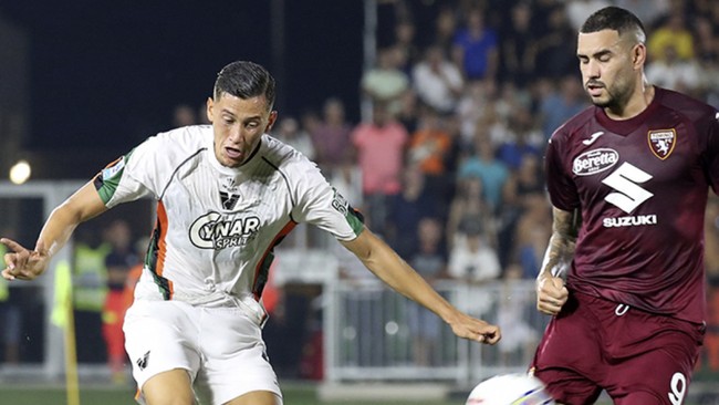 Jay Idzes menelan kekalahan pertamanya di Serie A Liga Italia meski bermain bagus saat Venezia dikalahkan Torino di Stadion Pier Luigi Penzo