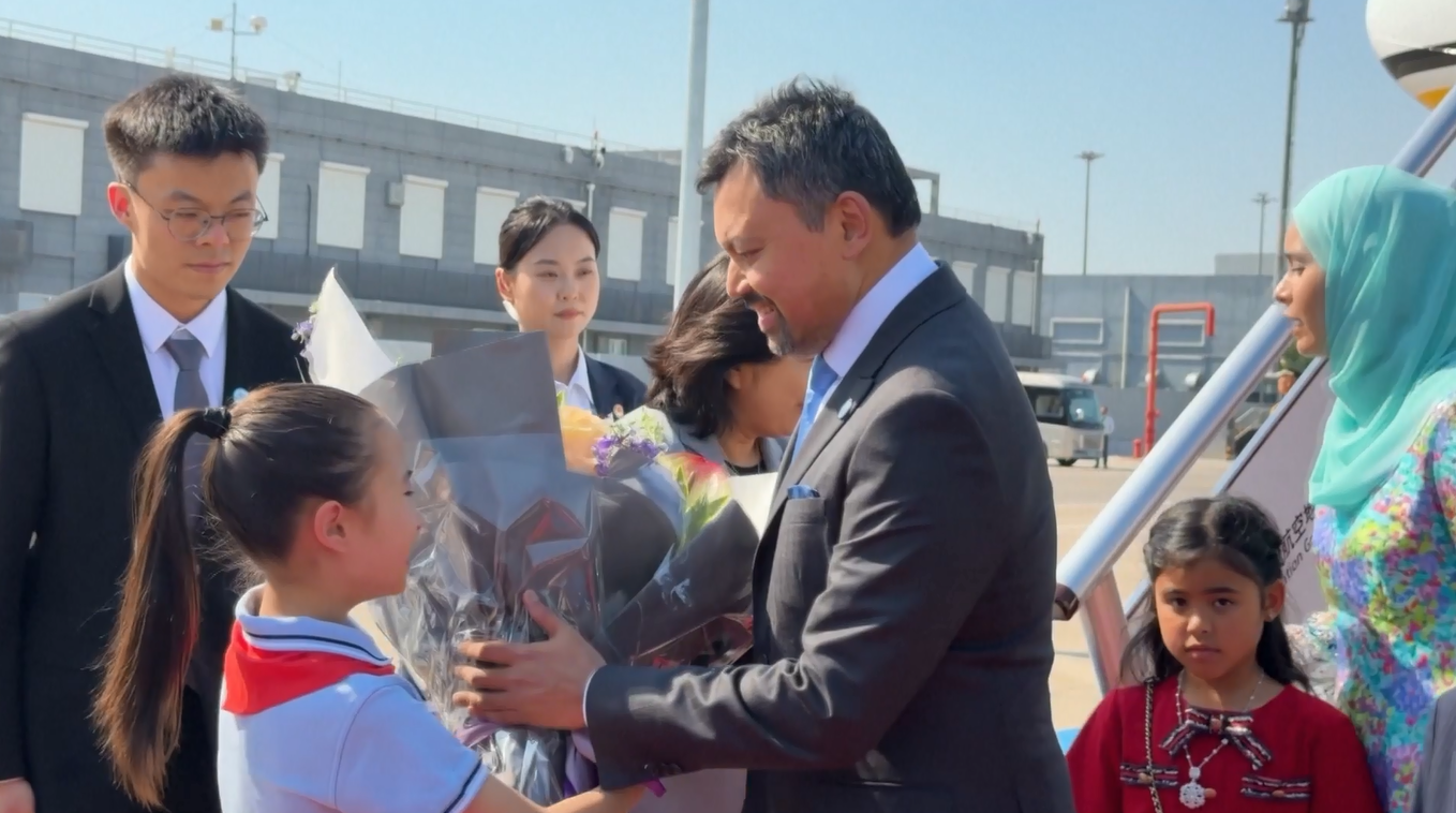 Putra Mahkota Brunei Tiba di Beijing untuk Kunjungan Resmi