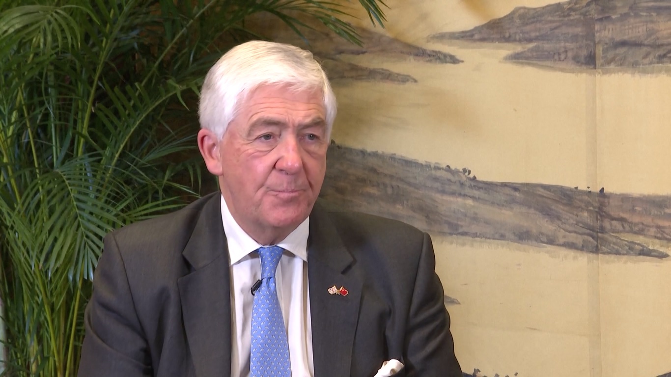 McClean mencatat pengalamannya menyaksikan langsung teknologi mutakhir Tiongkok