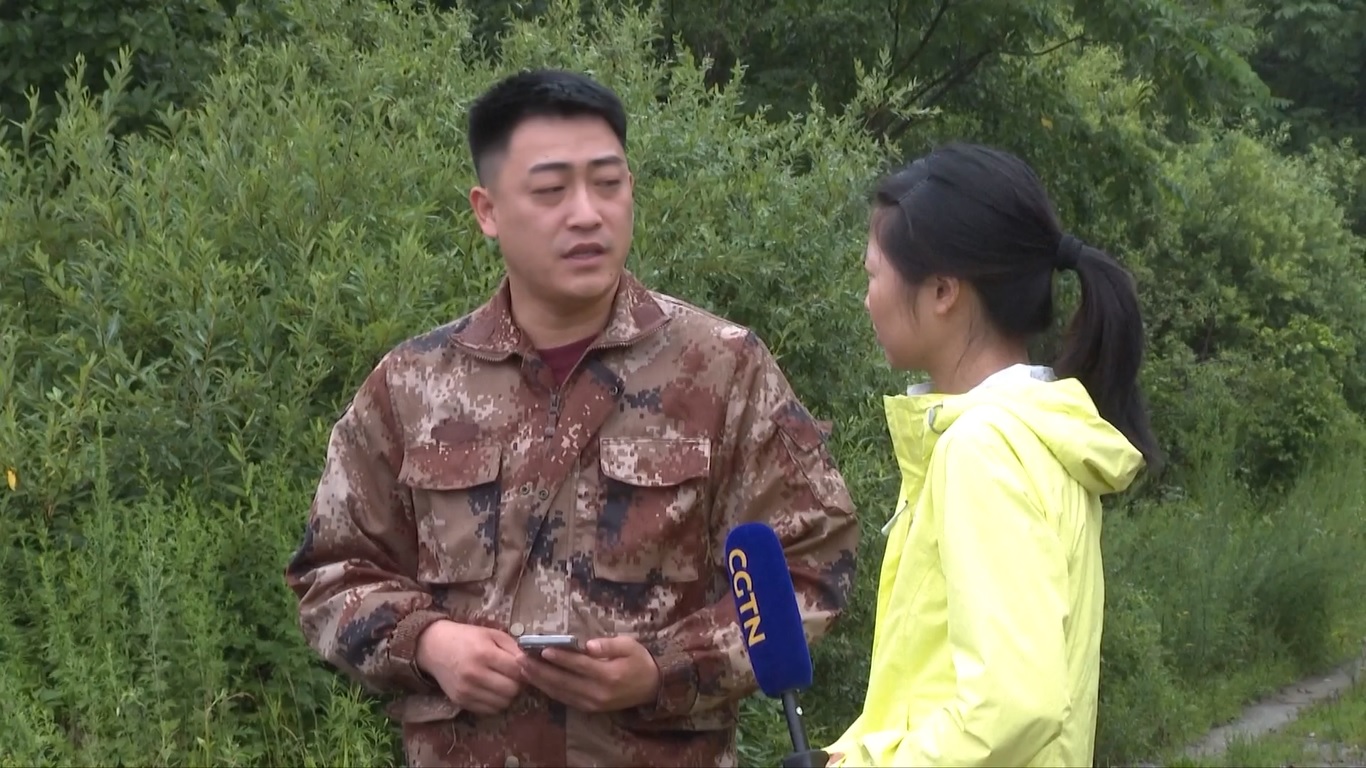 Sebuah tim dari Hunchun Wildlife Conservation Society berpatroli secara teratur