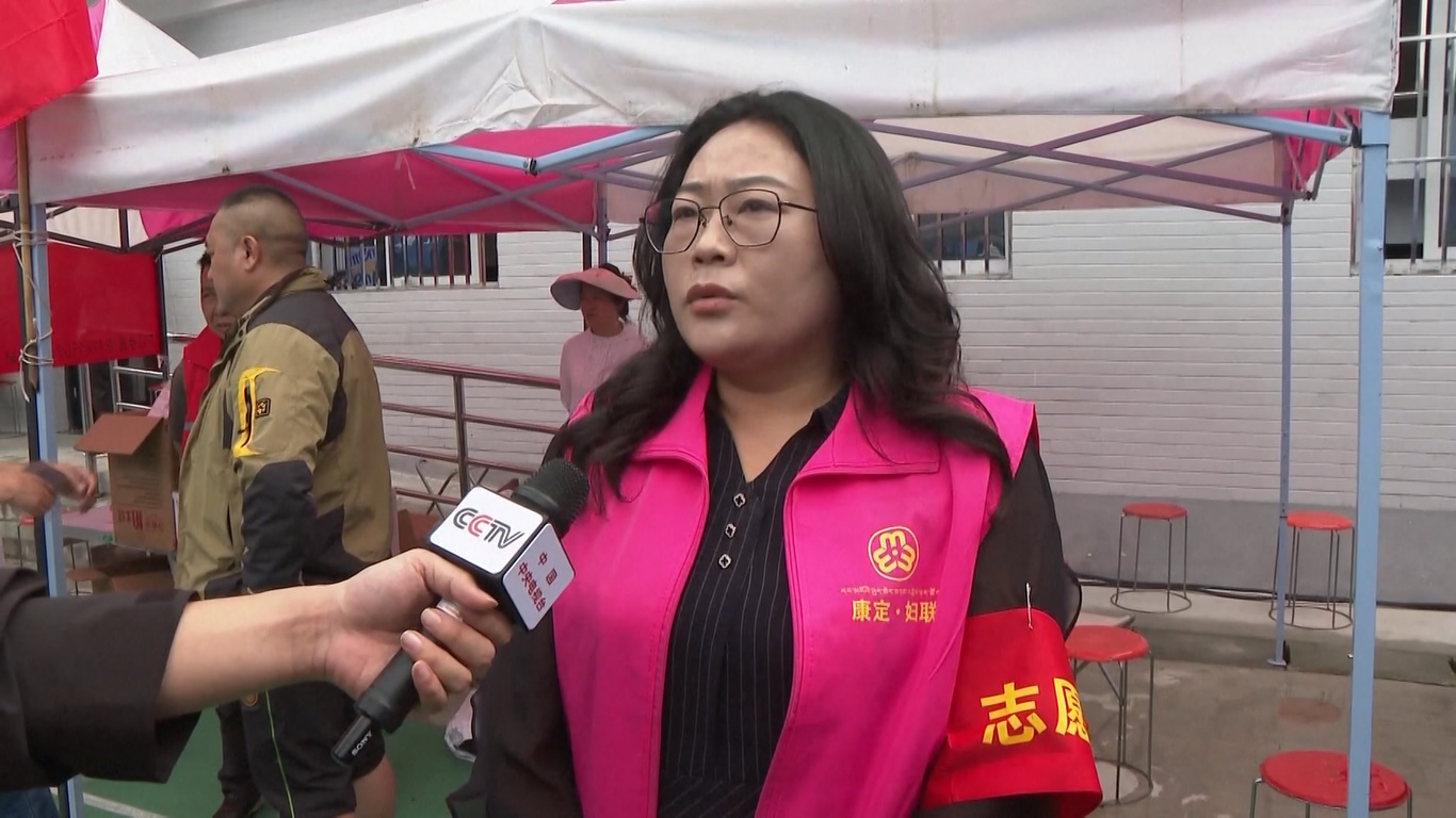 Di salah satu lokasi pemukiman kembali yang didirikan di Desa Langgu