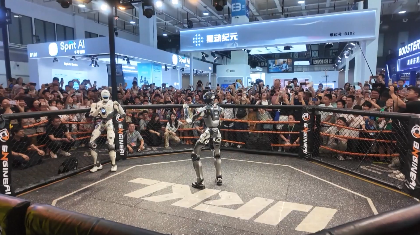 World Robot Conference Menarik Banyak Pengunjung pada Hari Kunjungan untuk Masyarakat Umum di Beijing