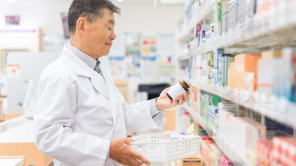 Dalam beberapa tahun terakhir pemerintah telah meningkatkan dukungan kebijakannya untuk penelitian dan pengembangan persetujuan dan produksi obat-obatan untuk anak-anak