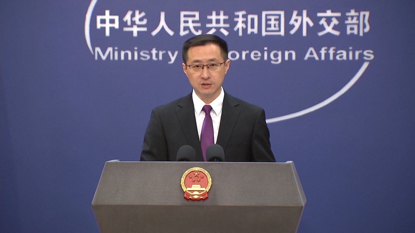 Ia menyampaikan kecaman itu dalam konferensi pers penutupan KTT blok militer tersebut pada hari Kamis (11/7)