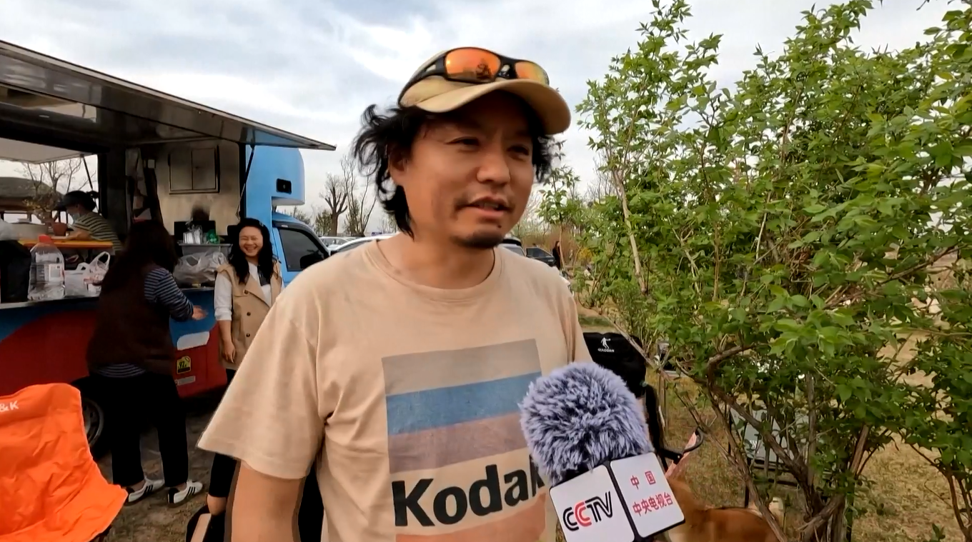 Lereng Pegunungan yang Dulunya Tandus Kini Jadi Tempat Berkemah Populer di Tiongkok setelah Dilakukan Restorasi Ekologis