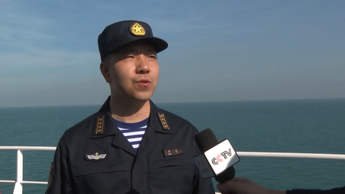 Kapal ini berangkat dari pelabuhan militer di Zhoushan di Provinsi Zhejiang