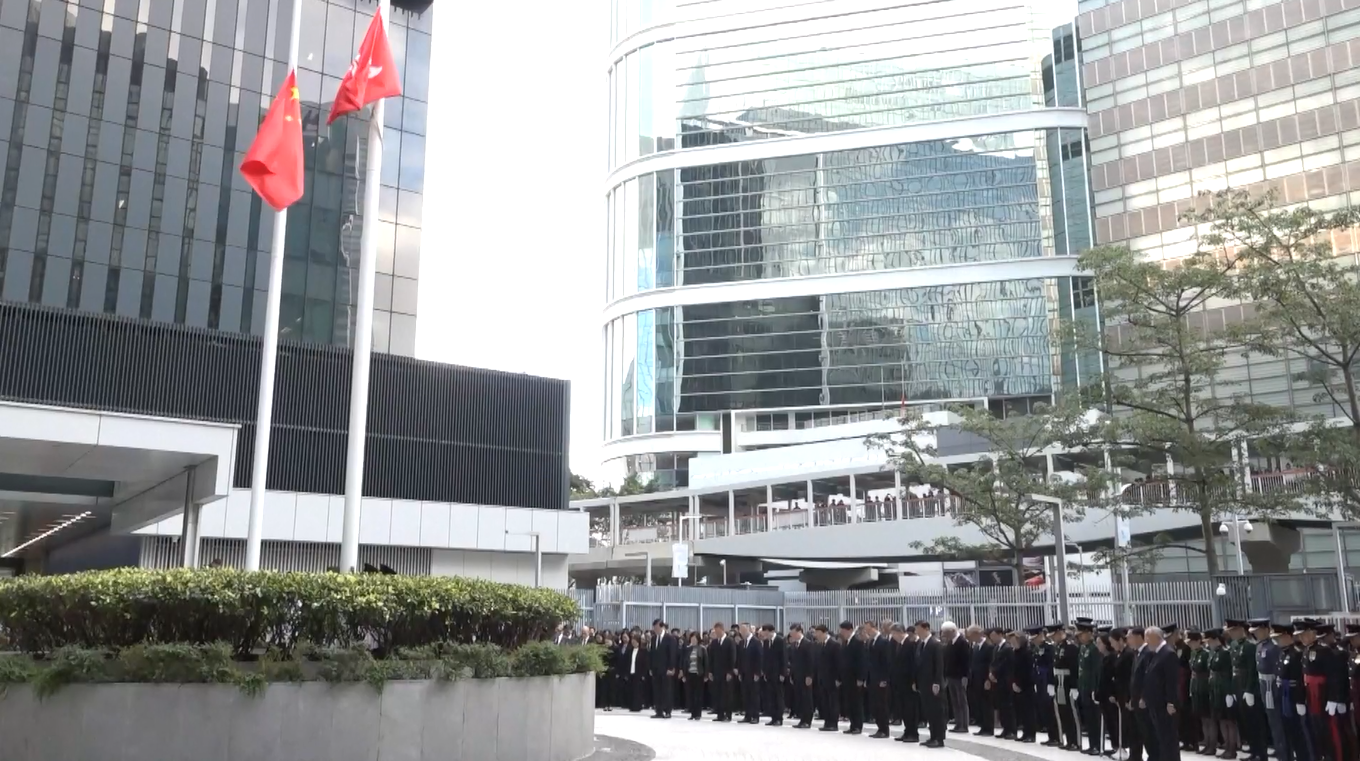 Upacara Penghormatan Digelar untuk Para Korban Kebakaran Gedung Apartemen di Hong Kong