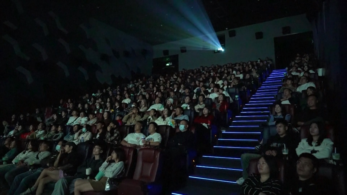 Meningkatnya popularitas bioskop premium juga disebabkan oleh perilisan film-film laris yang menampilkan efek visual yang memukau