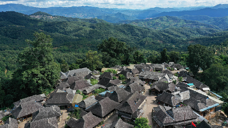 Sebagai kawasan produksi teh yang terdiri dari desa-desa tradisional yang terletak di dalam kebun teh tua yang dikelilingi oleh hutan dan perkebunan teh kawasan baru yang terdiri dari lima hutan teh tua sembilan desa adat dan tiga hutan sekat pelindung
