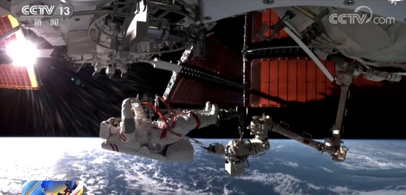 Tga astronot pesawat antariksa Shenzhou-15 telah merampungkan semua tugas di luar Stasiun Ruang Angkasa