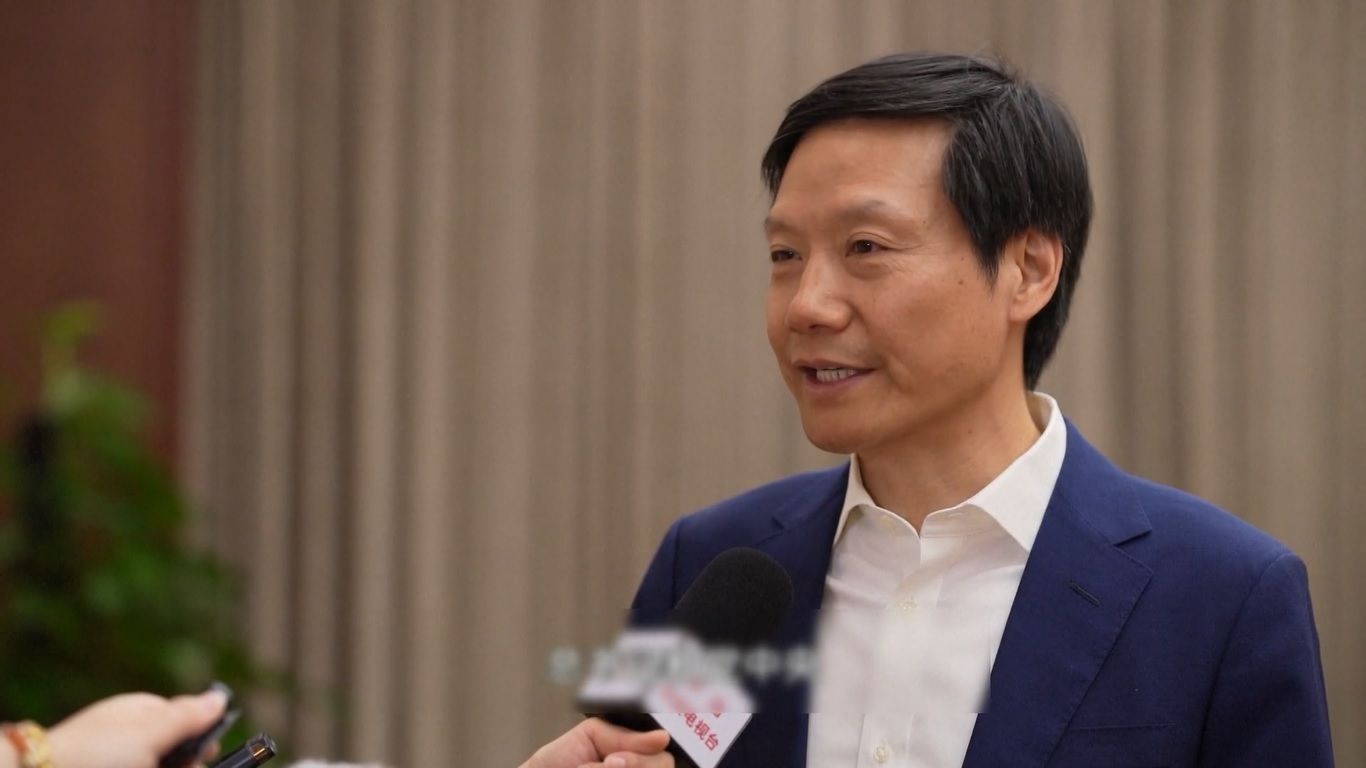 Lei mengatakan bahwa ia terinspirasi untuk membuat rencana ambisius bagi masa depan perusahaan tersebut setelah menghadiri simposium tentang perusahaan swasta di Beijing pada hari Senin (17/2)