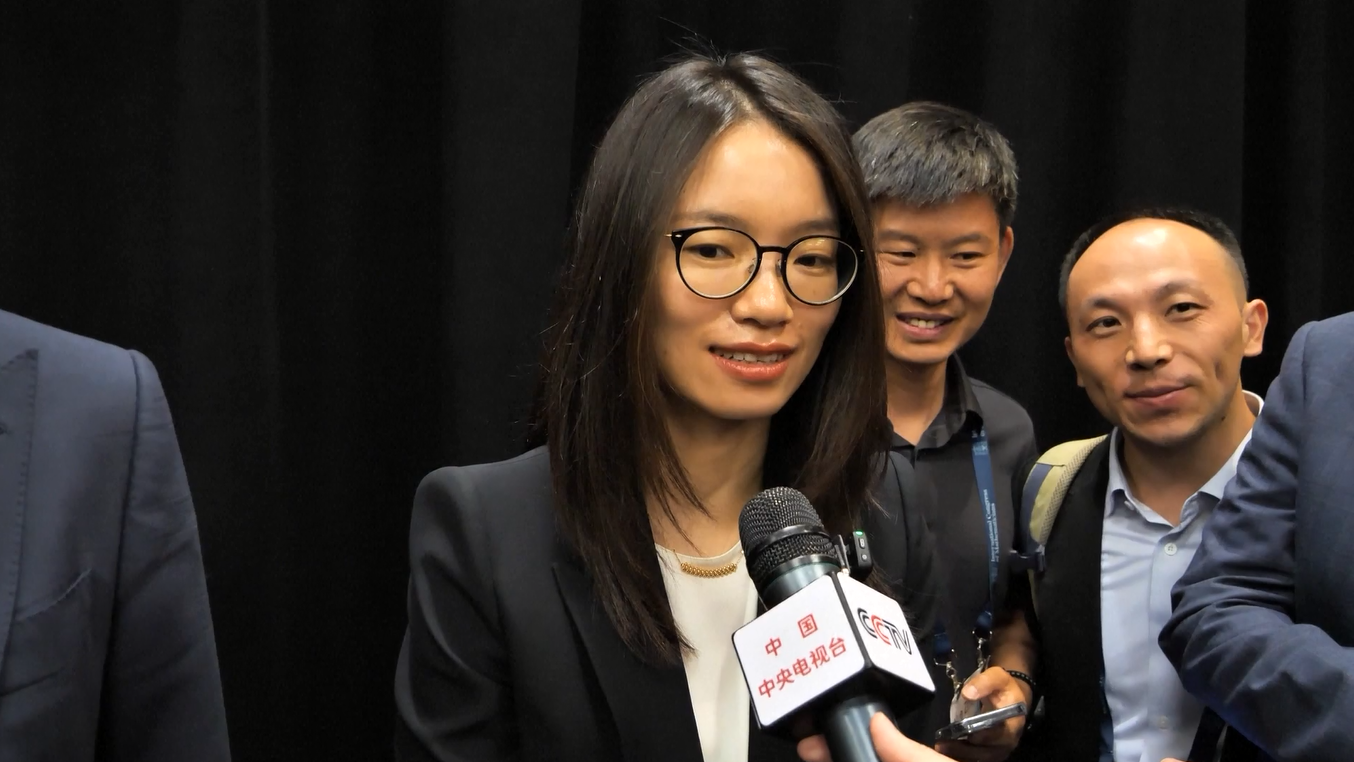 Matematikawan Tiongkok, Deng Yu dan Wang Hong, Dianugerahi Medali Fields