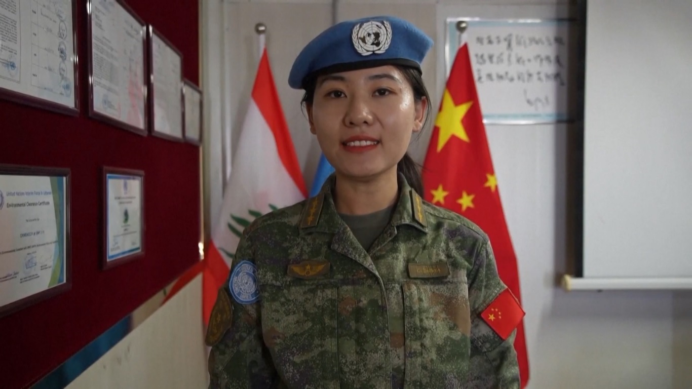 Unit medis pasukan penjaga perdamaian mengundang rekan-rekan mereka dari negara lain untuk ikut serta membuat makanan khas Tiongkok