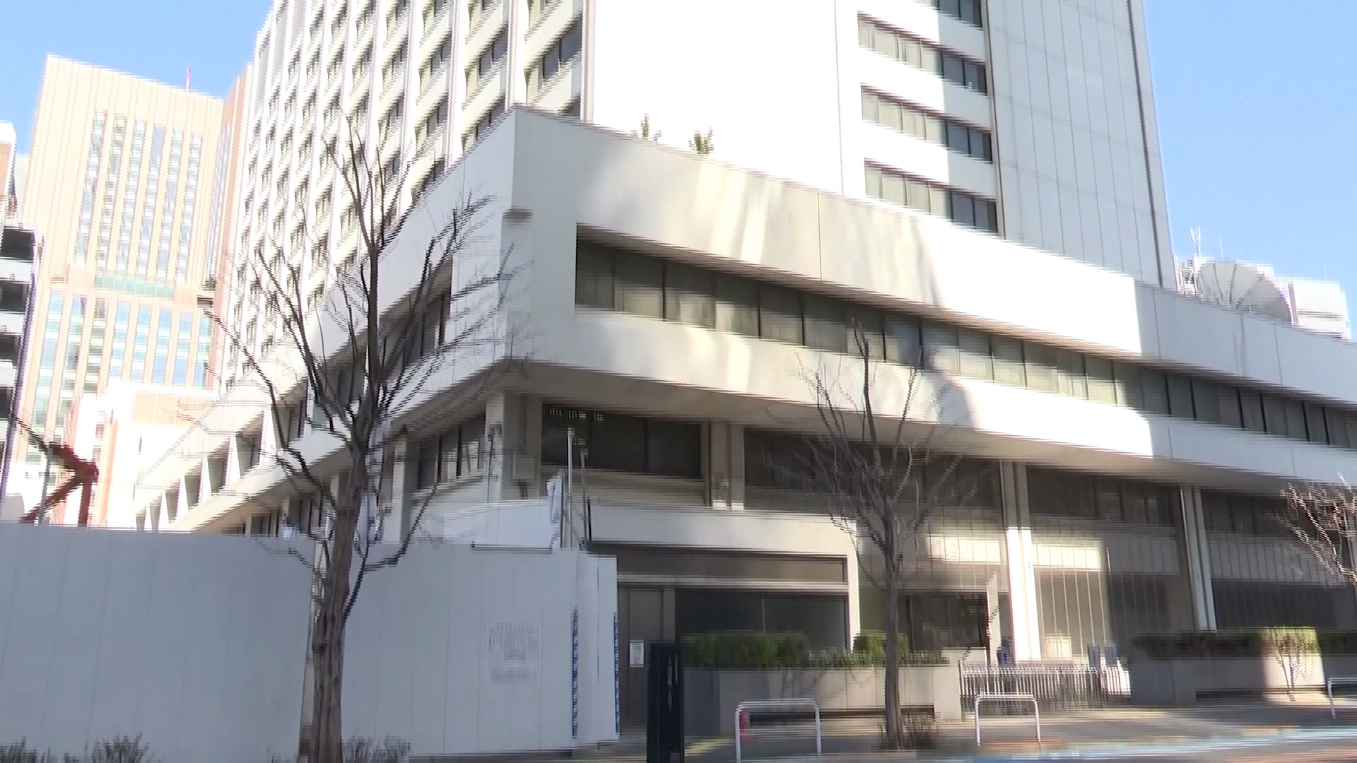 Perusahaan Tenaga Listrik Tokyo (TEPCO) mengatakan pihaknya sedang berjuang untuk menghilangkan sisa-sisa bahan bakar nuklir dari reaktor Pembangkit Listrik Tenaga Nuklir Fukushima Daiichi yang rusak