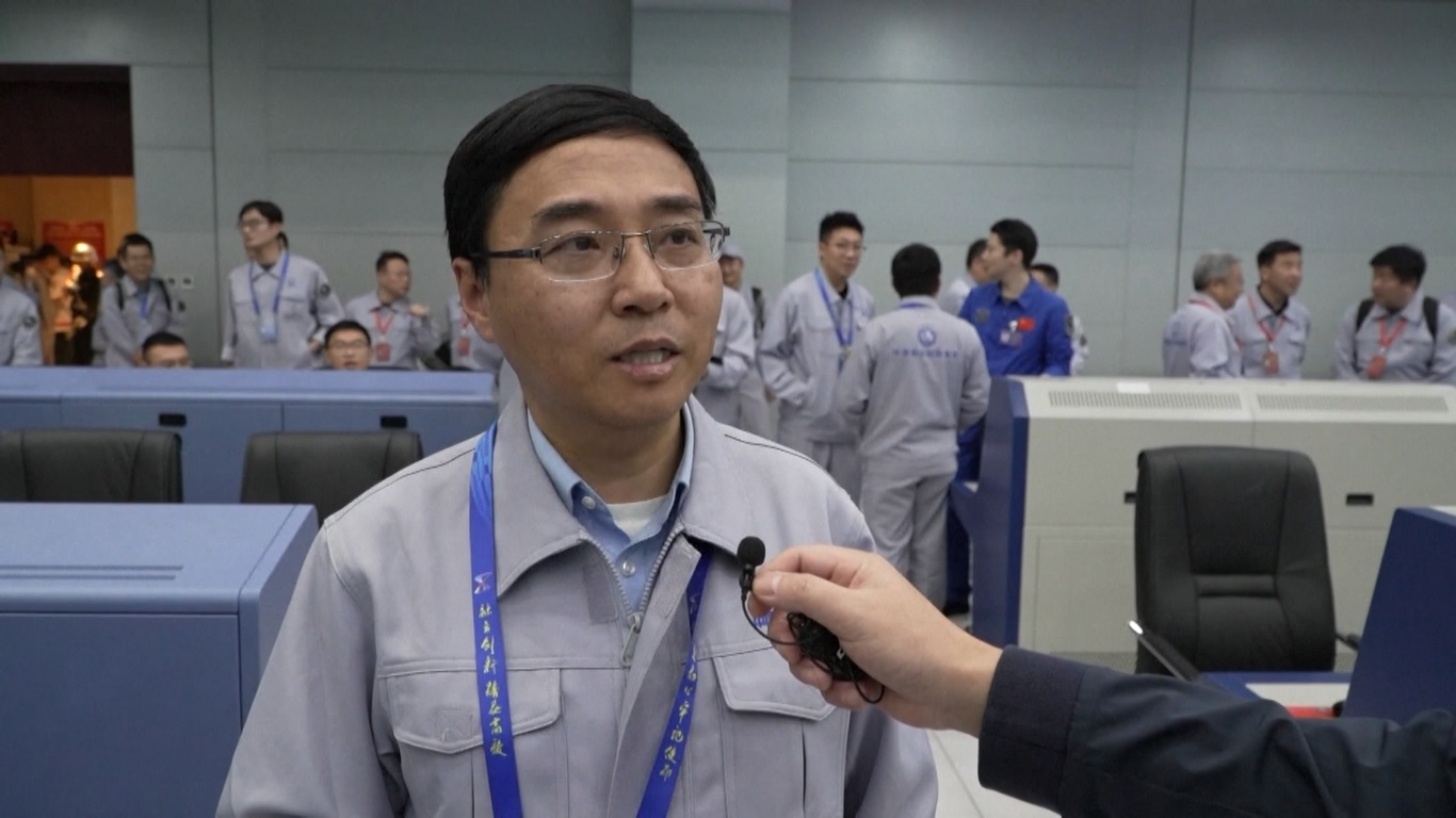 Roket tersebut berhasil meluncurkan sekelompok satelit orbit bumi rendah baru dari Situs Peluncuran Luar Angkasa Wenchang di Provinsi Hainan