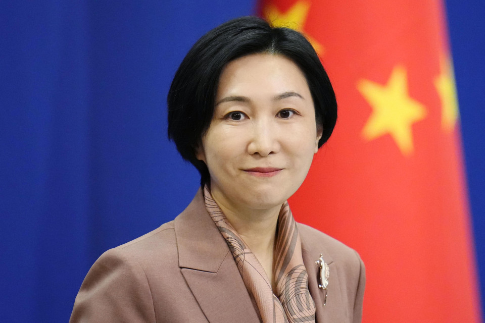 Juru bicara Kementerian Luar Negeri Tiongkok Mao Ning hari Senin kemarin (19/2) di depan jumpa pers rutin membantah pernyataan seorang pejabat Filipina mengenai Pulau Huangyan dan menegaskan kembali bahwa Tiongkok memiliki kedaulatan yang tak terbantahkan atas Pulau Huangyan dan perairan di sekitarnya