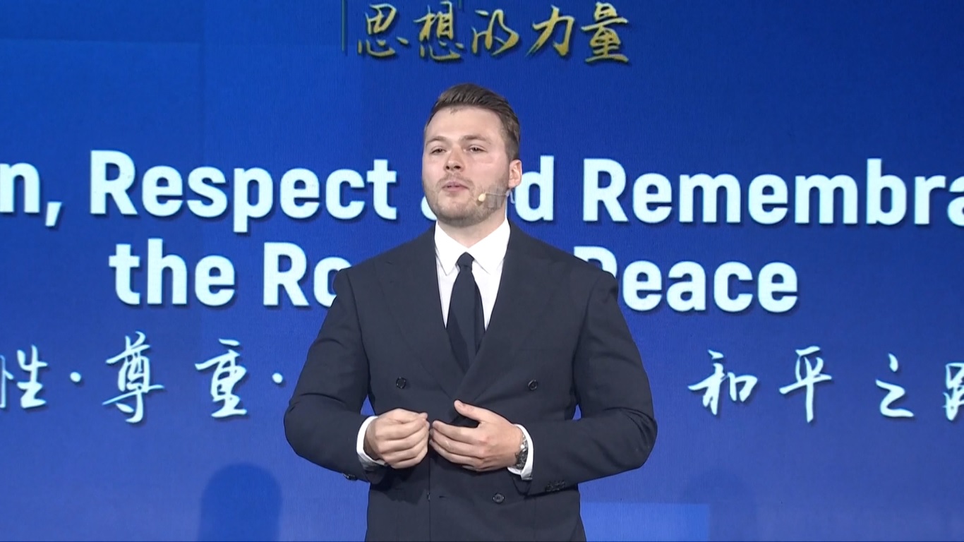 Mahasiswa Jerman Ini Berbagi Wawasan tentang Jalur Pembangunan Unik Tiongkok