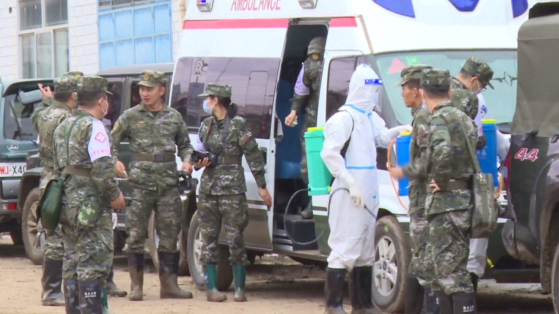 Kampanye Disinfeksi Dilakukan di Kabupaten Yuzhong Setelah Banjir Bandang