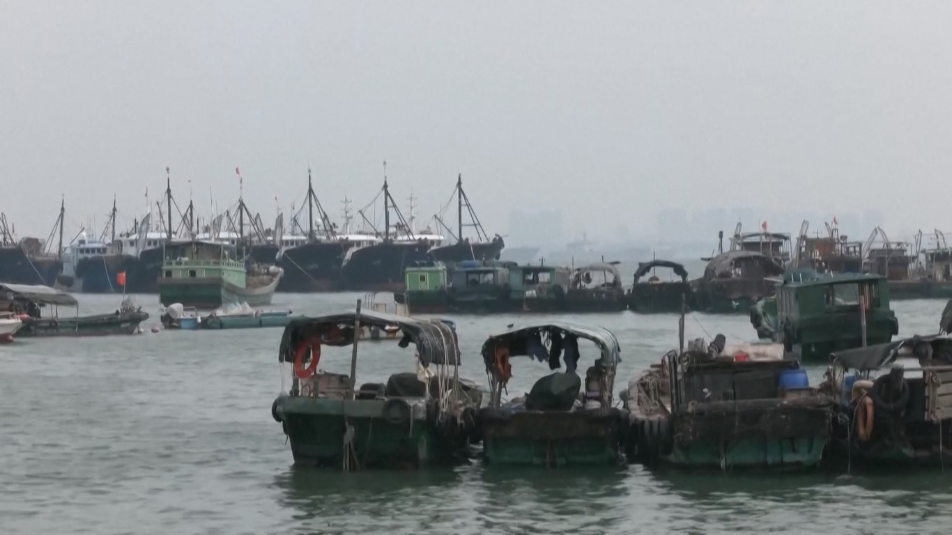 Pusat Meteorologi Nasional Tiongkok telah mengeluarkan peringatan kuning untuk topan pada hari Minggu (21/7)
