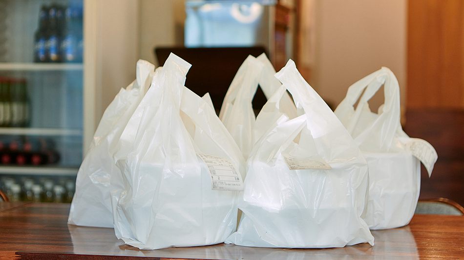 Para Ilmuwan Berupaya Mengubah Mikroba Menjadi Bioplastik yang Dapat Punah untuk Mengatasi Sampah Plastik