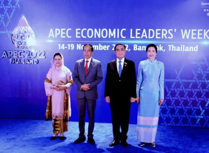 Serangkaian agenda kerja menanti Presiden Joko Widodo pada hari kedua kunjungan kerjanya di Bangkok